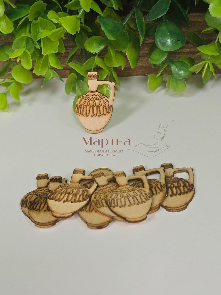 дървен елемент под формата на стомна