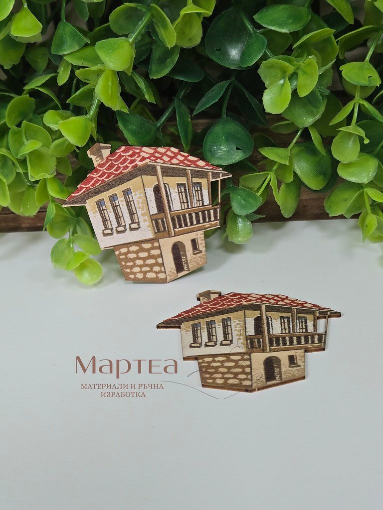 дървен елемент под формата на къща