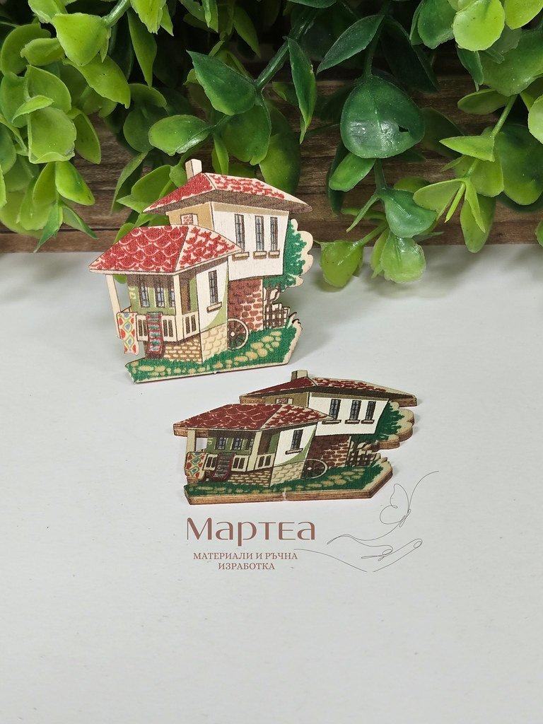 дървени елемент под формата на къща