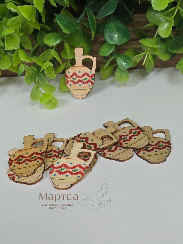 дървен елемент под формата на цветна стомна